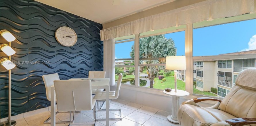 Кондоминиум с 2 спальнями в Лодердейл-Лейкс, Флорида № 2002760