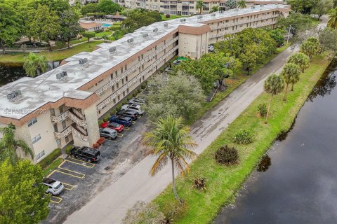 Купить кондоминиум в Лодердейл-Лейкс, Флорида 2 спальни, 87.7м2, № 2002760 - фото 24