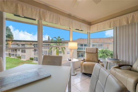 Купить кондоминиум в Лодердейл-Лейкс, Флорида 2 спальни, 87.7м2, № 2002760 - фото 2