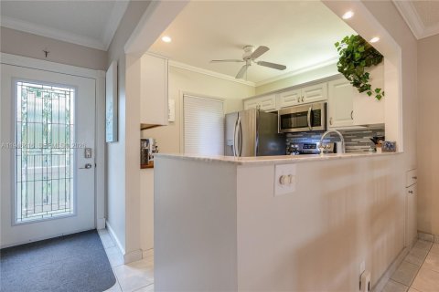 Купить кондоминиум в Лодердейл-Лейкс, Флорида 2 спальни, 87.7м2, № 2002760 - фото 8