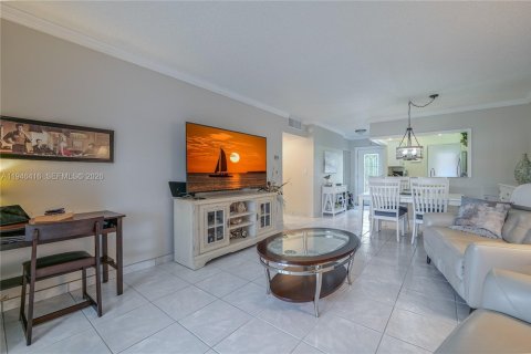 Купить кондоминиум в Лодердейл-Лейкс, Флорида 2 спальни, 87.7м2, № 2002760 - фото 5