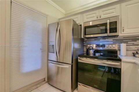 Купить кондоминиум в Лодердейл-Лейкс, Флорида 2 спальни, 87.7м2, № 2002760 - фото 10