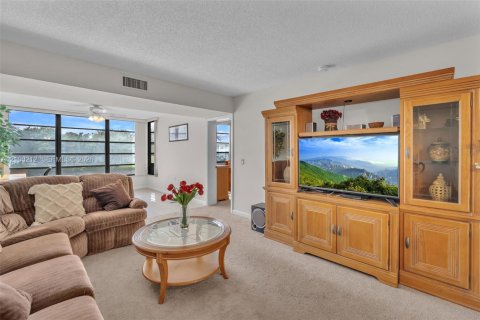 Copropriété à vendre à Davie, Floride: 2 chambres, 128.67 m2 № 2400764 - photo 9