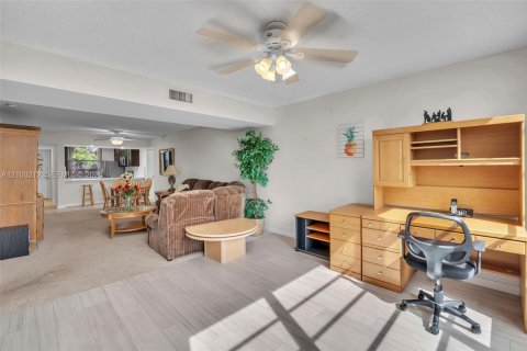 Copropriété à vendre à Davie, Floride: 2 chambres, 128.67 m2 № 2400764 - photo 10
