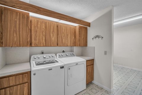 Copropriété à vendre à Davie, Floride: 2 chambres, 128.67 m2 № 2400764 - photo 19