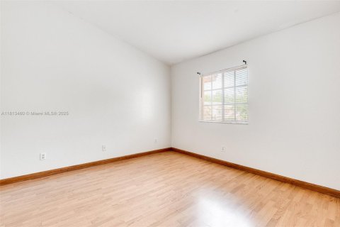Townhouse in Miramar, Florida 3 bedrooms, 136.94 sq.m. № 1761656 - photo 8