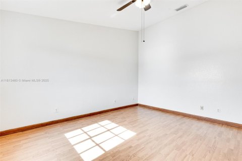 Townhouse in Miramar, Florida 3 bedrooms, 136.94 sq.m. № 1761656 - photo 26