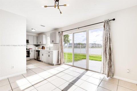 Townhouse in Miramar, Florida 3 bedrooms, 136.94 sq.m. № 1761656 - photo 19