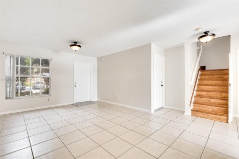 Townhouse in Miramar, Florida 3 bedrooms, 136.94 sq.m. № 1761656 - photo 16