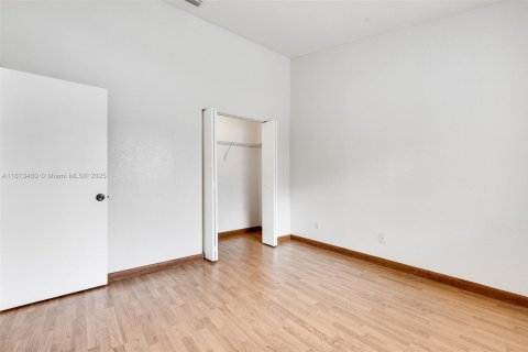 Townhouse in Miramar, Florida 3 bedrooms, 136.94 sq.m. № 1761656 - photo 4
