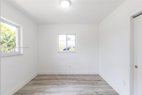 Villa ou maison à vendre à Miramar, Floride: 3 chambres, 100.33 m2 № 1966620 - photo 5