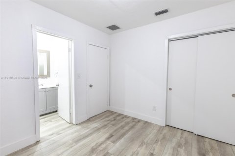 Villa ou maison à vendre à Miramar, Floride: 3 chambres, 100.33 m2 № 1966620 - photo 11