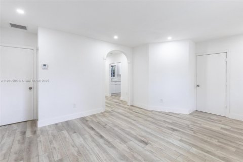 Villa ou maison à vendre à Miramar, Floride: 3 chambres, 100.33 m2 № 1966620 - photo 17