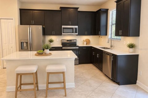 Townhouse in Orlando, Florida 3 bedrooms, 177.91 sq.m. № 2400337 - photo 3