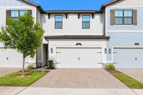 Townhouse in Orlando, Florida 3 bedrooms, 177.91 sq.m. № 2400337 - photo 2