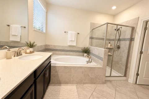 Townhouse in Orlando, Florida 3 bedrooms, 177.91 sq.m. № 2400337 - photo 11