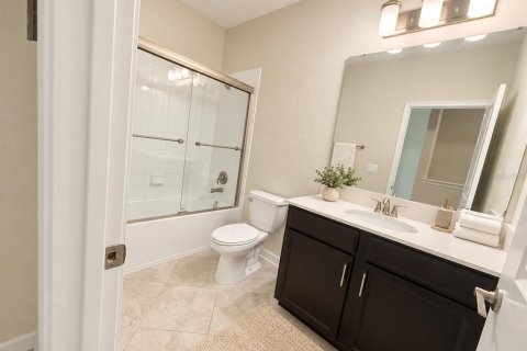 Townhouse in Orlando, Florida 3 bedrooms, 177.91 sq.m. № 2400337 - photo 15