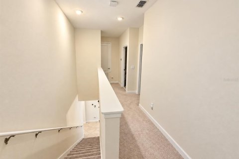 Townhouse in Orlando, Florida 3 bedrooms, 177.91 sq.m. № 2400337 - photo 17