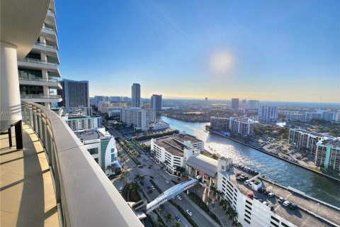 Copropriété à louer à Hollywood, Floride: 3 chambres, 243.68 m2 № 1752492 - photo 19