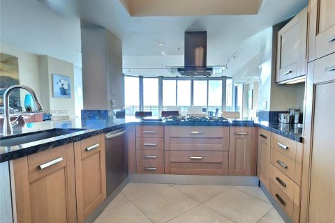 Copropriété à louer à Hollywood, Floride: 3 chambres, 243.68 m2 № 1752492 - photo 9