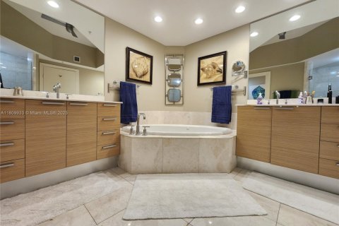 Copropriété à louer à Hollywood, Floride: 3 chambres, 243.68 m2 № 1752492 - photo 27