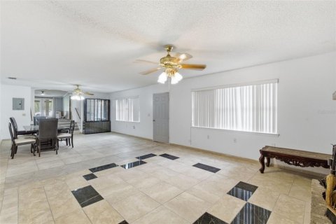 Casa en venta en Jacksonville, Florida, 5 dormitorios, 272.02 m2 № 2097486 - foto 9