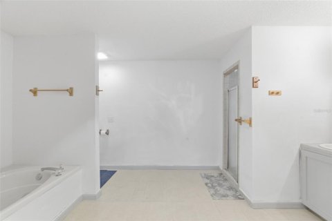 Casa en venta en Jacksonville, Florida, 5 dormitorios, 272.02 m2 № 2097486 - foto 17