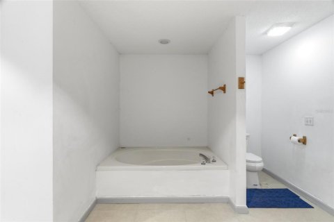 Casa en venta en Jacksonville, Florida, 5 dormitorios, 272.02 m2 № 2097486 - foto 19