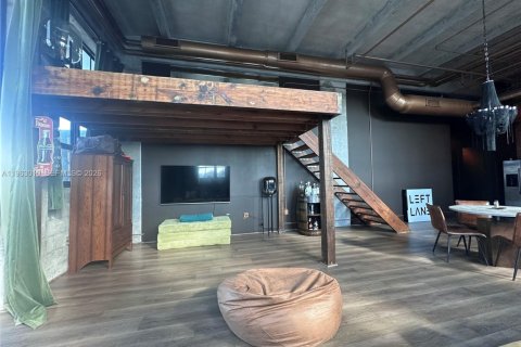 Copropriété à louer à Miami, Floride: 1 chambre, 80.92 m2 № 2023963 - photo 2