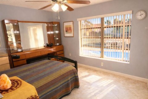 Villa ou maison à vendre à Sunrise, Floride: 3 chambres, 150.04 m2 № 2038584 - photo 5