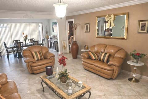 Villa ou maison à vendre à Sunrise, Floride: 3 chambres, 150.04 m2 № 2038584 - photo 4