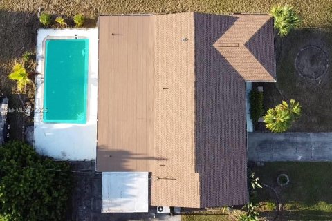 House in Port Charlotte, Florida 3 bedrooms № 2034348 - photo 17