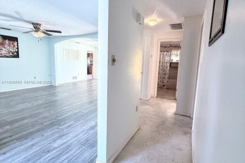 House in Port Charlotte, Florida 3 bedrooms № 2034348 - photo 7