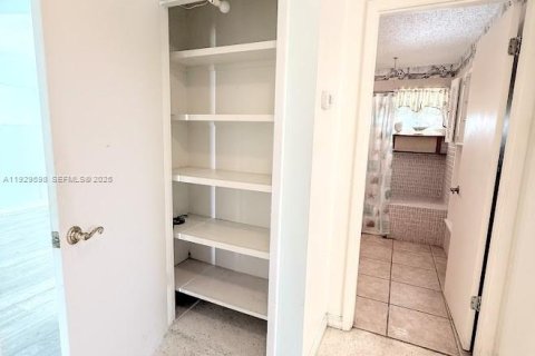 House in Port Charlotte, Florida 3 bedrooms № 2034348 - photo 8