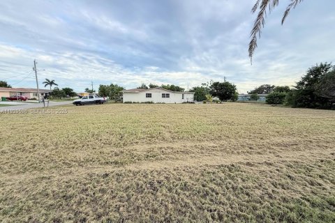 House in Port Charlotte, Florida 3 bedrooms № 2034348 - photo 2