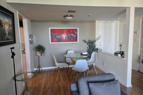 Condo in Boca Raton, Florida, 2 bedrooms № 2170039 - photo 2