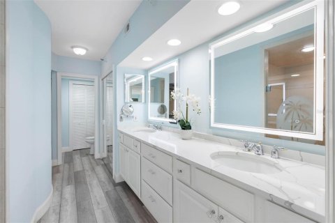 Copropriété à vendre à Indian Shores, Floride: 3 chambres, 161.65 m2 № 2415351 - photo 22