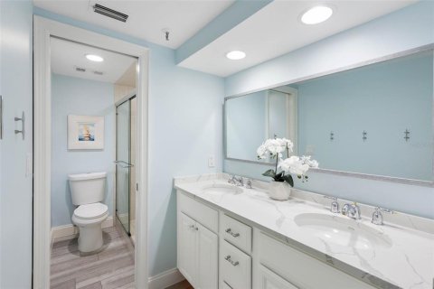 Copropriété à vendre à Indian Shores, Floride: 3 chambres, 161.65 m2 № 2415351 - photo 28