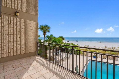 Copropriété à vendre à Indian Shores, Floride: 3 chambres, 161.65 m2 № 2415351 - photo 8