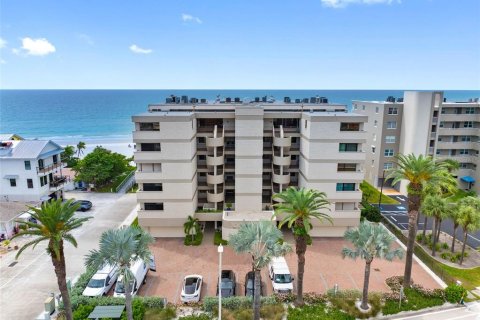 Copropriété à vendre à Indian Shores, Floride: 3 chambres, 161.65 m2 № 2415351 - photo 2