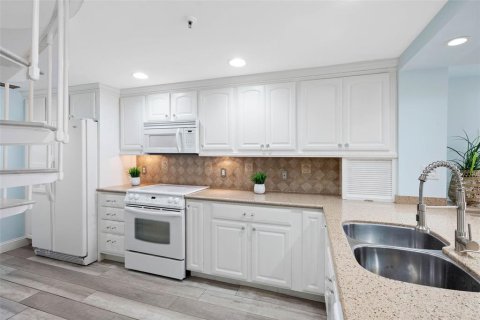 Copropriété à vendre à Indian Shores, Floride: 3 chambres, 161.65 m2 № 2415351 - photo 15