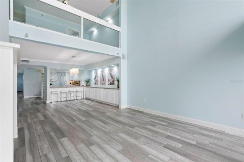 Copropriété à vendre à Indian Shores, Floride: 3 chambres, 161.65 m2 № 2415351 - photo 12