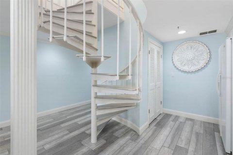 Copropriété à vendre à Indian Shores, Floride: 3 chambres, 161.65 m2 № 2415351 - photo 17