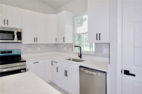 Casa en alquiler en Sebring, Florida, 3 dormitorios, 160.07 m2 № 2285186 - foto 14