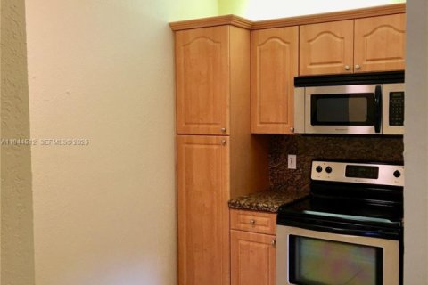 Copropriété à vendre à Coconut Creek, Floride: 3 chambres, 113.53 m2 № 2152827 - photo 3