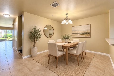 Townhouse in Naples, Florida 2 bedrooms, 131.46 sq.m. № 2393773 - photo 9