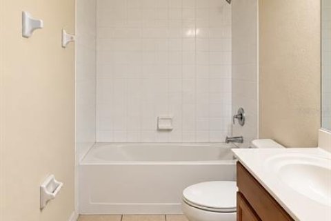 Townhouse in Naples, Florida 2 bedrooms, 131.46 sq.m. № 2393773 - photo 22