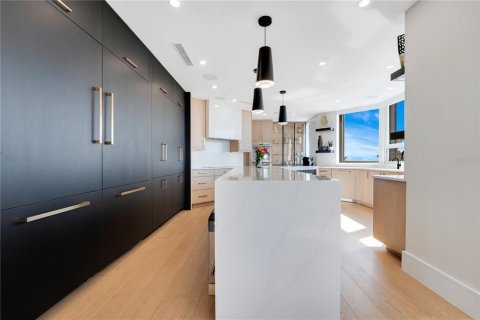 Condominio en venta en Naples, Florida, 5 dormitorios, 603.68 m2 № 1516741 - foto 10