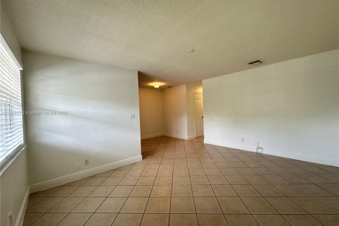 Villa ou maison à louer à Pompano Beach, Floride: 1 chambre № 1957116 - photo 8