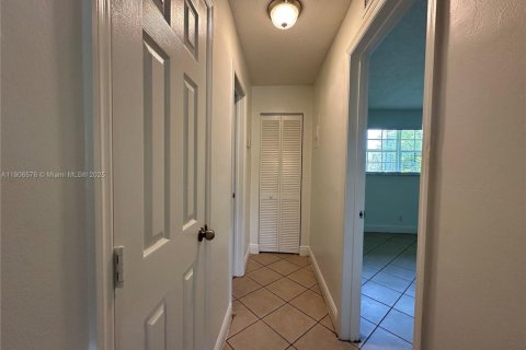 Villa ou maison à louer à Pompano Beach, Floride: 1 chambre № 1957116 - photo 13